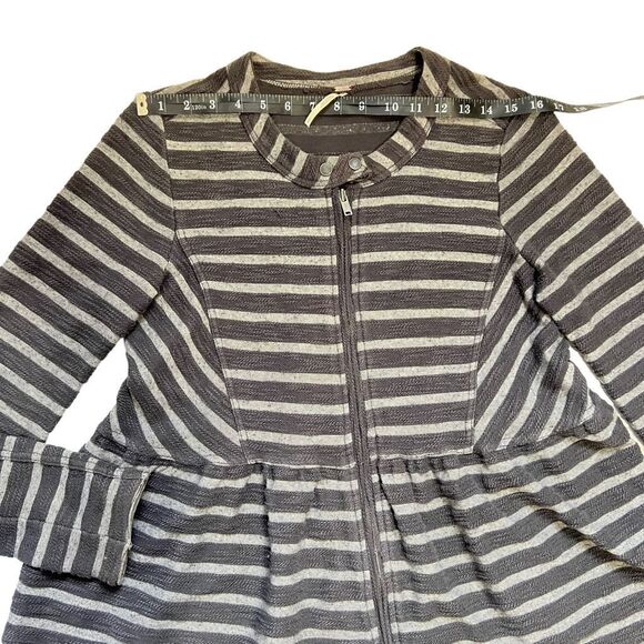 FREE PEOPLE Small zip up cotton blend Gray striped peplum sweater jacket - Picture 10 of 11